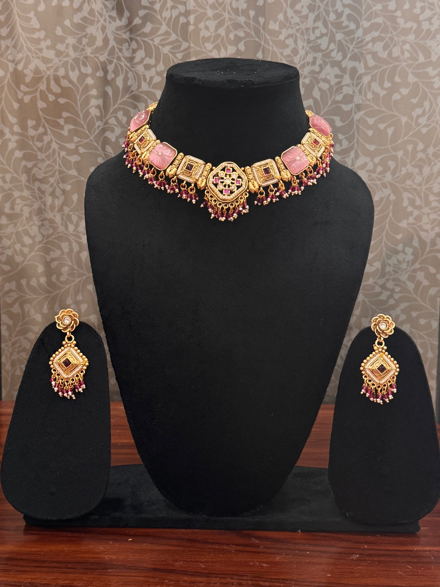 Vinodini Rajwadi Jewelry Set