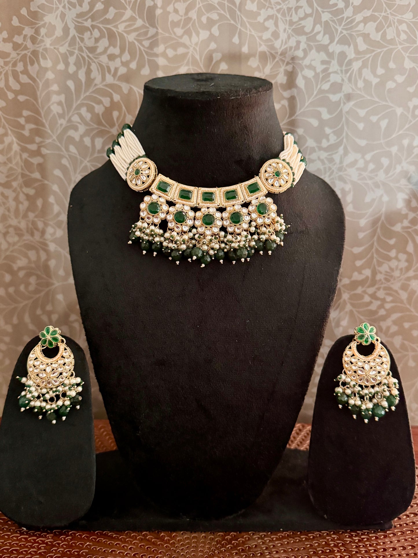 Emerald Urmisha Rajwada Jewelry Set
