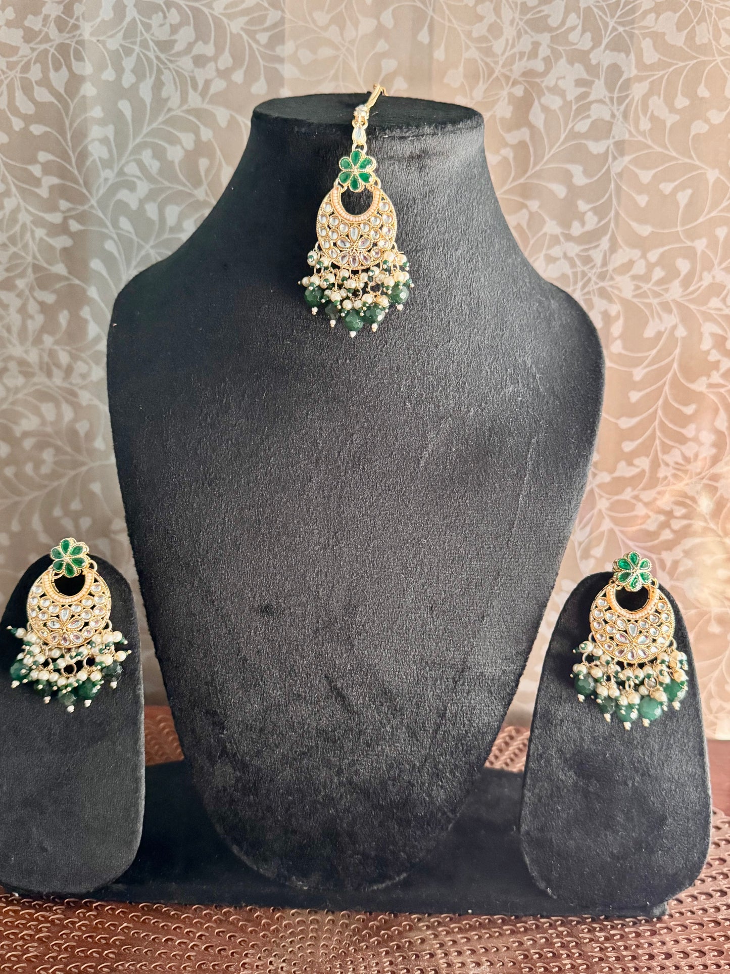 Emerald Urmisha Rajwada Jewelry Set