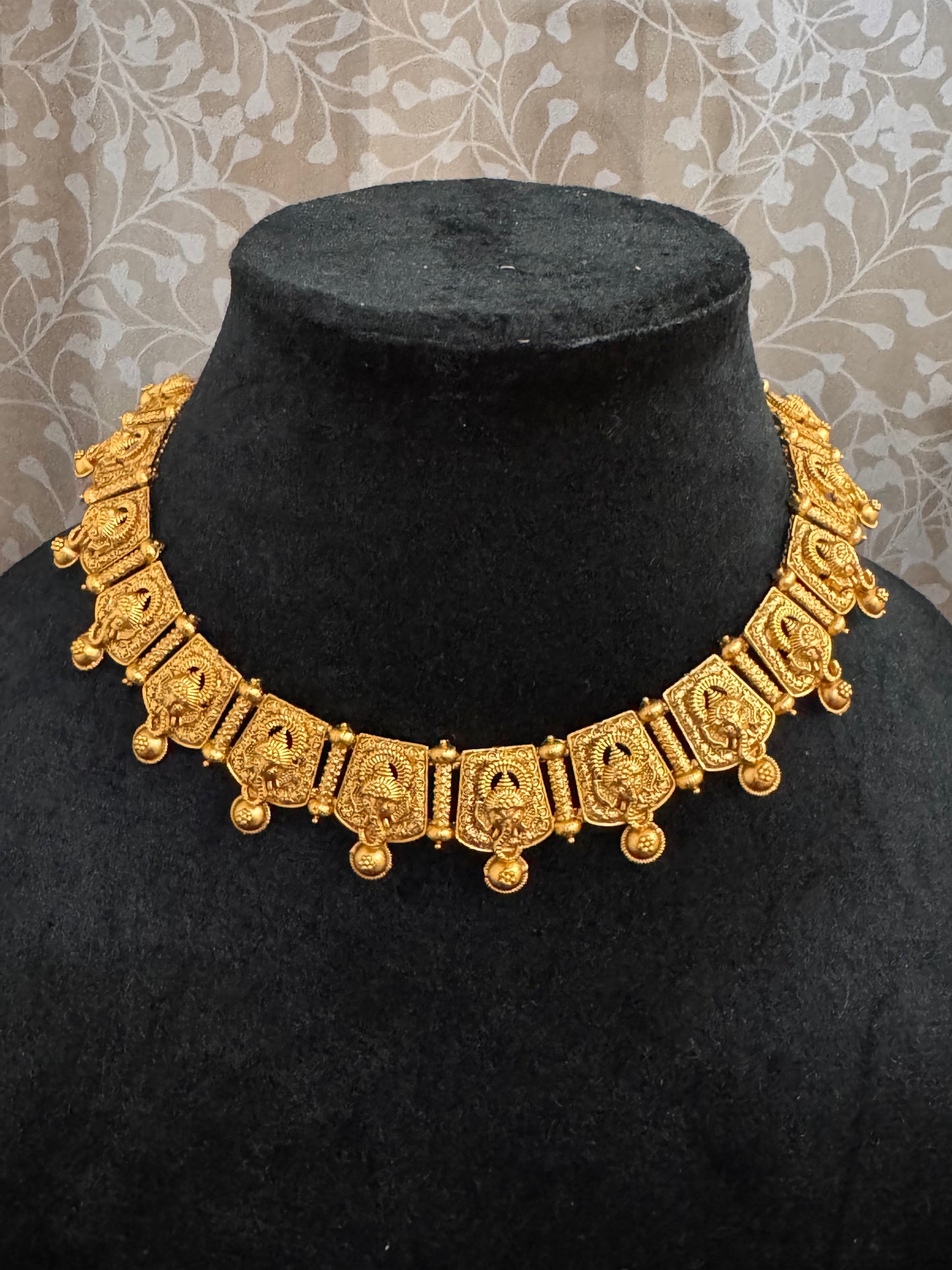 Golden Sumukh Temple Jewelry set