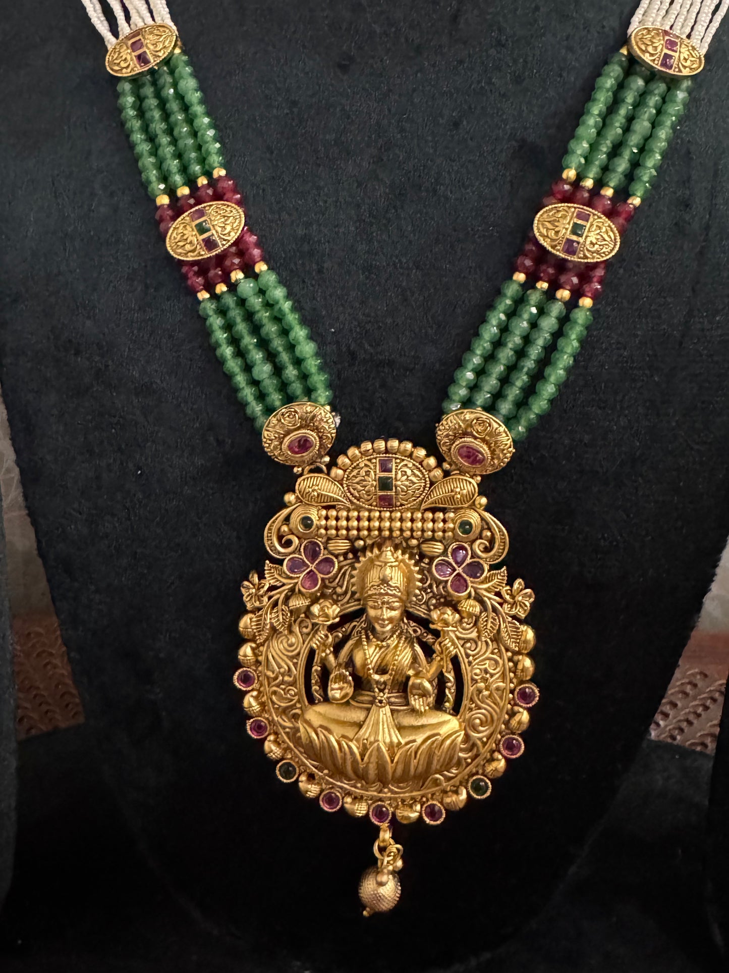 Golden Mangala Antique Long Jewelry set