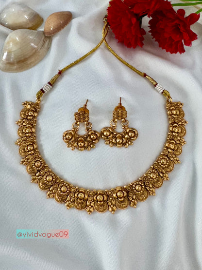 Golden Antique Temple Jewelry Set