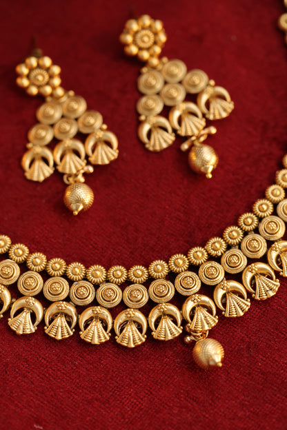 Golden Anisha Temple Jewelry Set