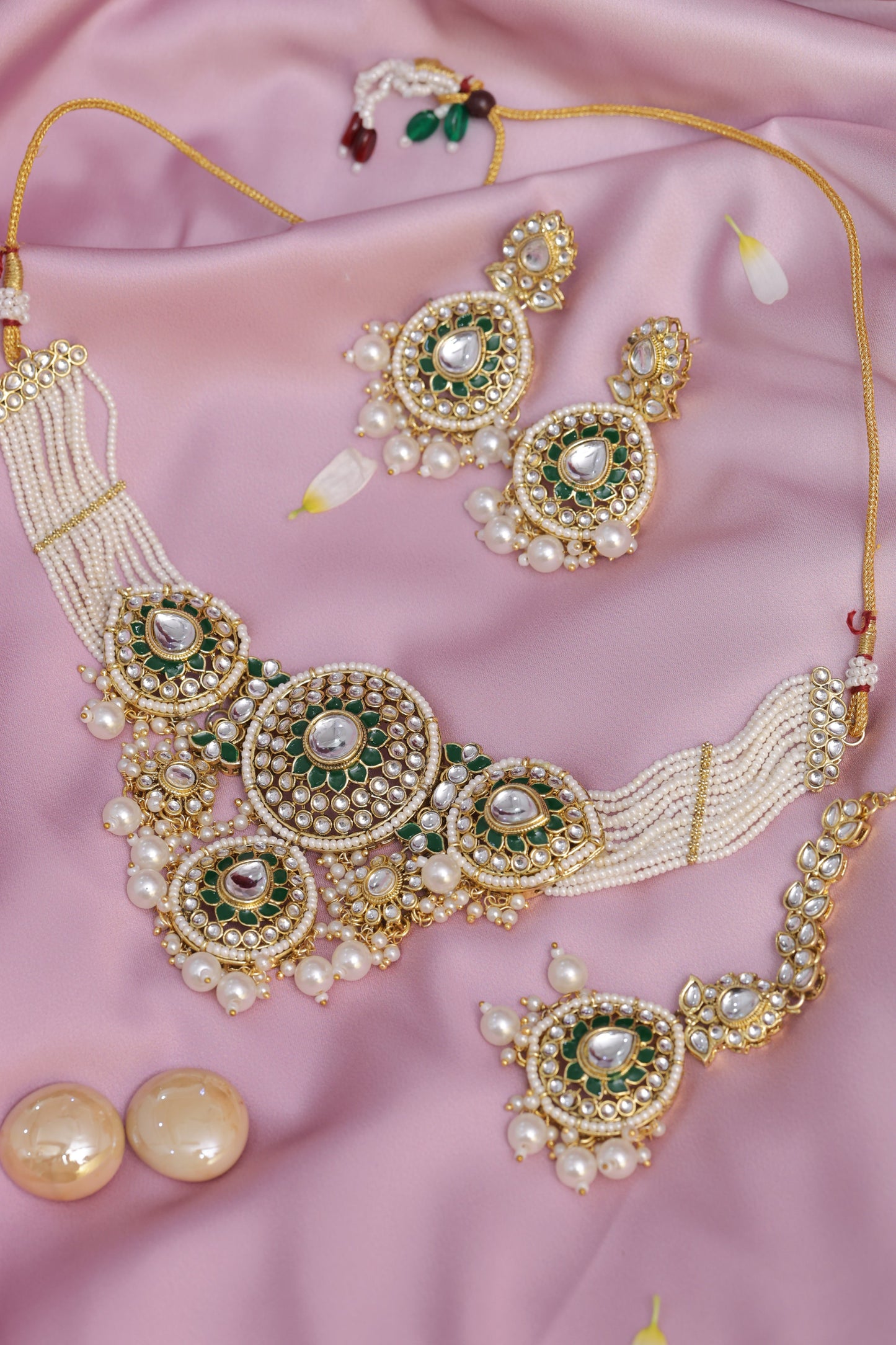 Emerald Bhavya Kundan Jewelry Set