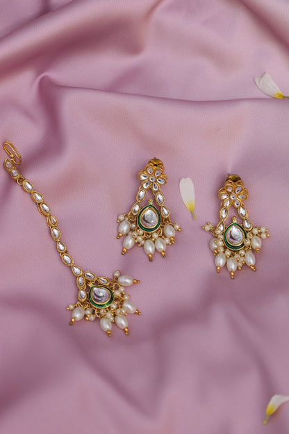 Emerald Aavini Kundan Jewelry Set