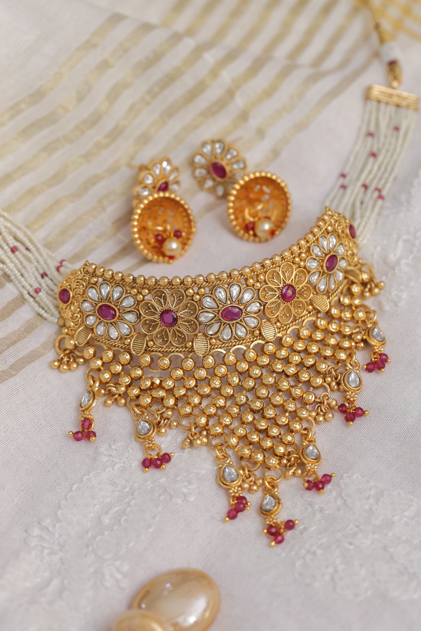 Akruti Chokar Set
