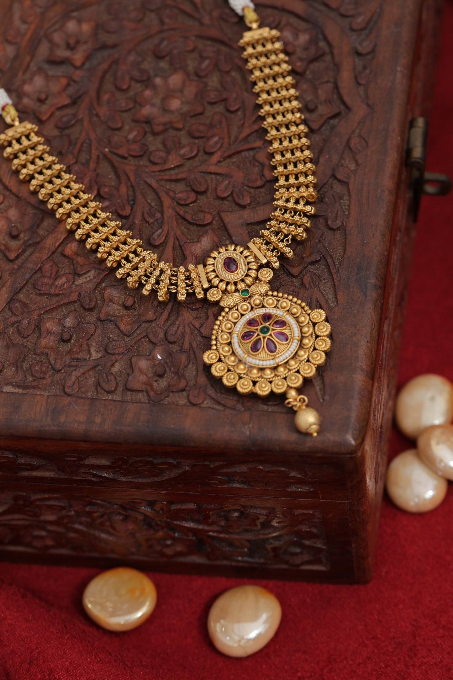 Divayani  Jewelry Set