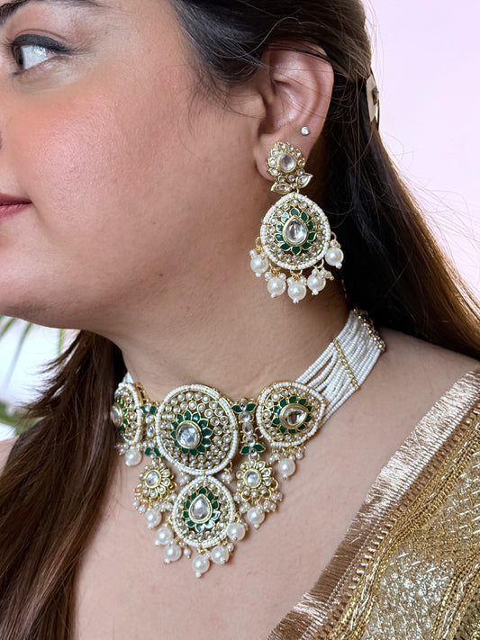 Emerald Bhavya Kundan Jewelry Set