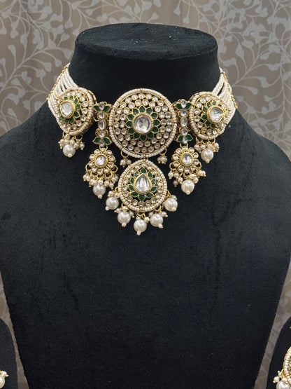 Emerald Bhavya Kundan Jewelry Set