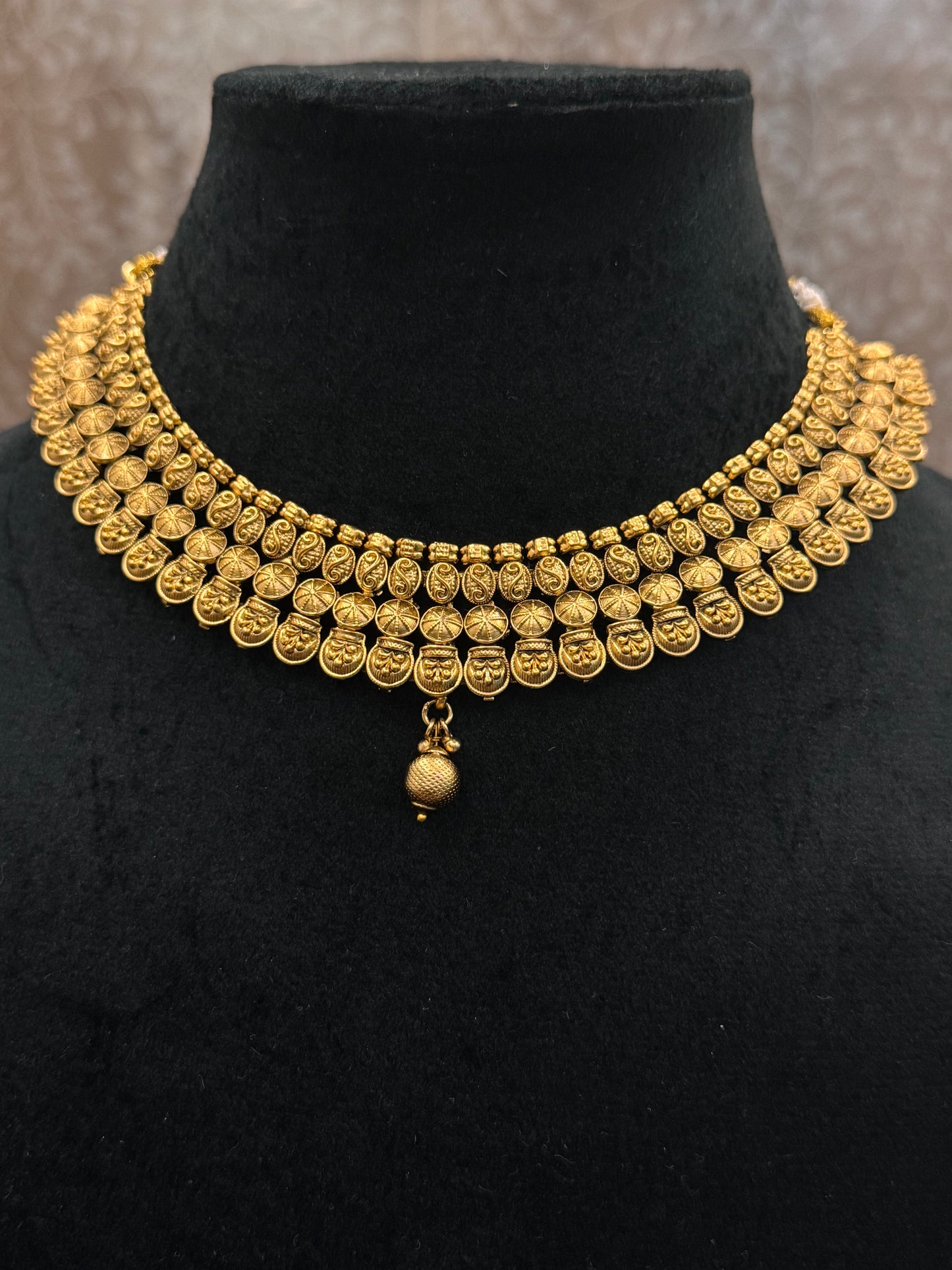 Golden Anisha Temple Jewelry Set